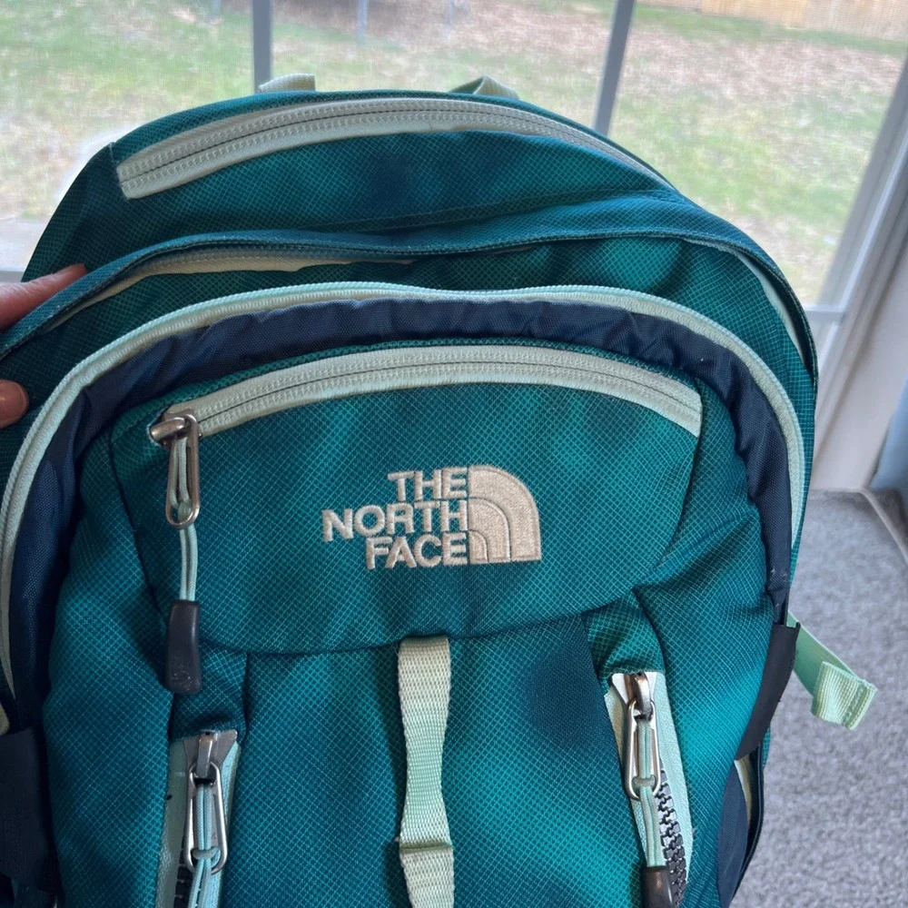 The North Face Recon Backpack Teal Navy Mint Laptop Sleeve Hiking Travel outdoor